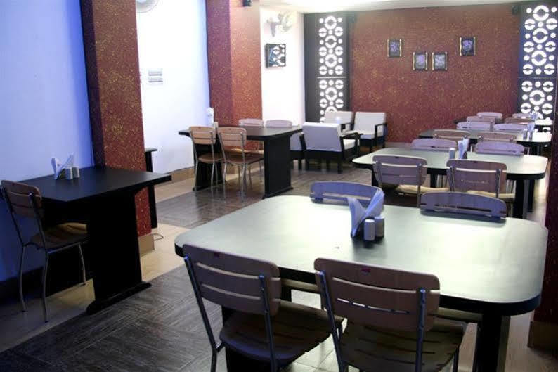 Hotel Blue Moon Guwahati Eksteriør billede